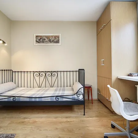 Old Town Studio In Stepono Str דירה